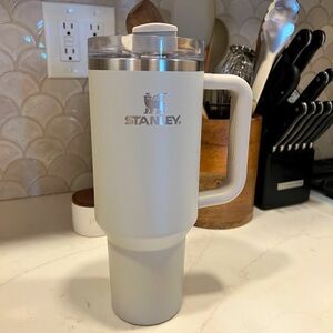 Stanley 40oz Stainless Steel Hearth and hand with Magnolia